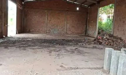 Vende-se terreno comercial no bairro Altos do Coxipo