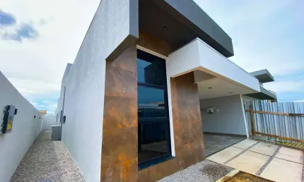 Casa Cond. Primor das Torres com ótima localizado na Av. da Torres