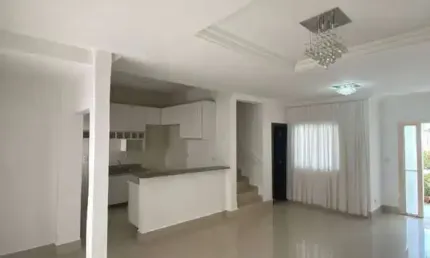 Casa à venda na Avenida Ipiranga, Cidade Alta, Cuiabá