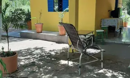 Vendo Chácara 1,5 hectares, 02 suítes, rio Coxipó, documentada po R$780.000