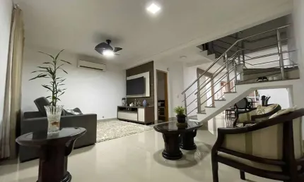 Excelente Sobrado Condominio Solar das Torres  3 quartos sendo 1 suite