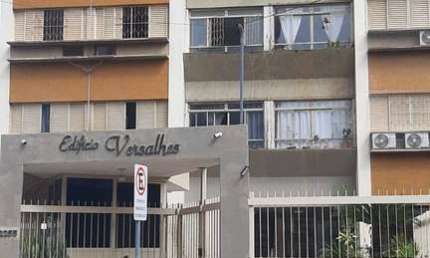 Apartamento a venda Edifício Versalhes Próximo a praça popular