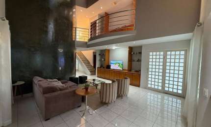 Casa com 5 quartos à venda na Rua O, Jardim Califórnia, Cuiabá