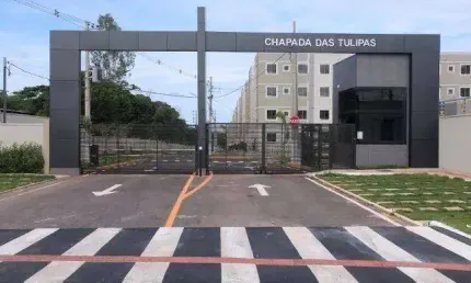 Aluga apartamento 2/4 no condomínio chapada das tulipas