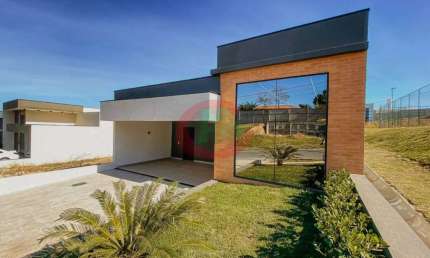 Linda casa no condomínio Milano com 4 quartos, 208 m², à venda por R$ 1.655.000