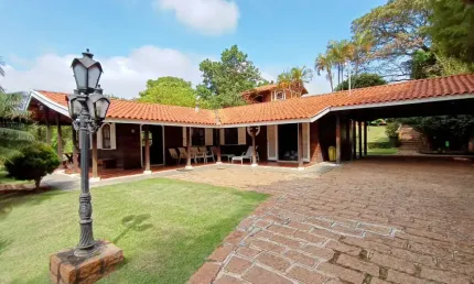 Linda! Chácara de frente para o lago com 4 suítes à venda, 2500 m² por R$ 1.390.000 - Terras de Itaici - Indaiatuba/SP