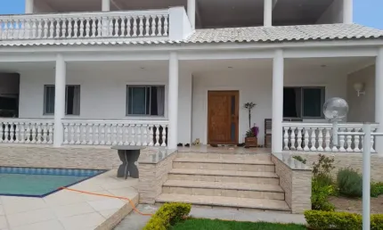 VENDO LINDA CASA EM CONDOMINIO FECHADO -VARGEM PEQUENA