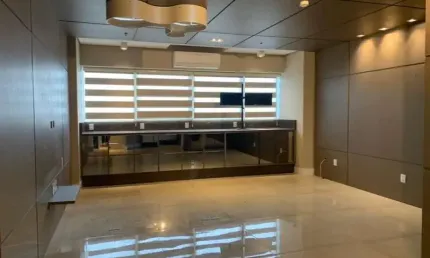 Maravilhosa sala no Helbor Duo Patteo Mogilar, acabamento de primeira linha, mobília impecável, sala comercial lindíssima no Helbor Duo Patteo Mogilar