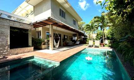 Casa de Luxo em Condomínio: 5 Quartos, 5 Suítes, 3 Salas em Juquehy, São Sebastião-SP - 192m² - Imperdível!
