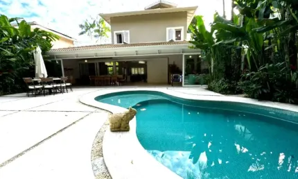 Casa em Condomínio com conceito de Clube na praia da Baleia, em São Sebastião.