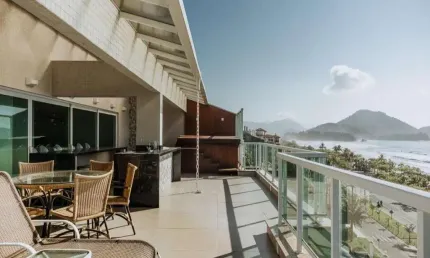 Magnífica cobertura duplex frente ao mar, à Venda, na melhor região da Praia Grande, em Ubatuba.