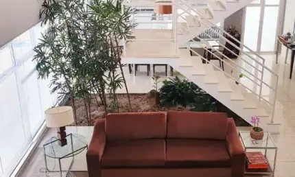 Casa de Luxo na Vila Oliveira: 6 Quartos, 3 Suítes, 3 Salas, 5 Banheiros, 4 Vagas, 373 m² - Mogi das Cruzes-SP