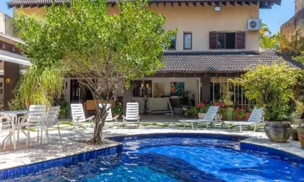 Lindíssima CASA a venda na Vila Oliveira em Mogi das Cruzes. Casa de alto padrão em Mogi das Cruzes.