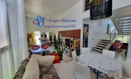 Belíssima casa no Alphaville Fortaleza com 4 suítes, piscina privativa.