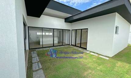 Ampla casa duplex com 4 suítes no Jardins Ibiza - Eusébio