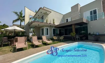 Ampla casa no Alphaville Fortaleza com 4 quartos e piscina privativa.