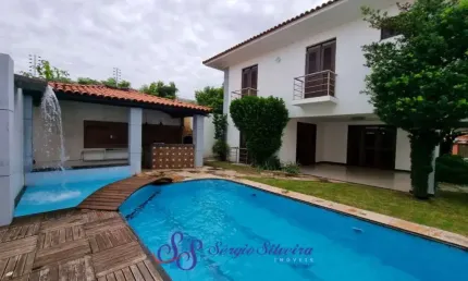 Belíssima casa no Engenheiro Luciano Cavalcante com 4 suítes.