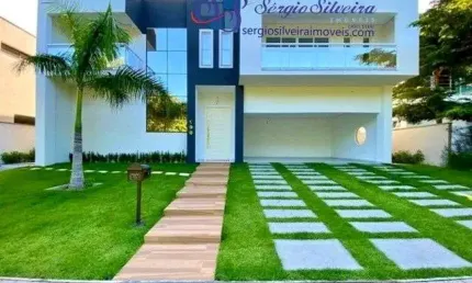 Casa de condomínio em excelente localização no Eusébio com 5 suítes