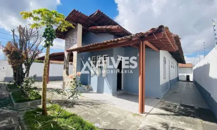 CASA COM 3 QUARTOS SENDO 1 SUÍTE - TERRENO COM ÁREA 18 X 28