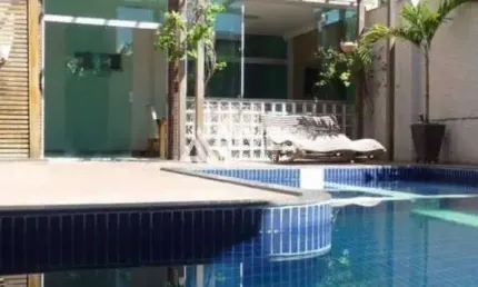 CASA DE ALTO PADRÃO COM 5 SUÍTES PISCINA ÁREA GOURMET E ACADEMIA PRIVATIVA