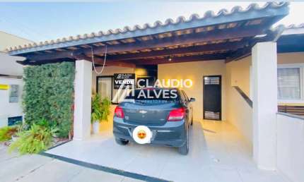 CASA COM 3 QUARTOS SENDO 1 SUÍTE COM CLOSET EM CONDOMÍNIO
