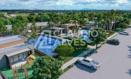 CASA COM 2 QUARTOS SENDO 1 SUÍTE EM CONDOMÍNIO NO BAIRRO SIM