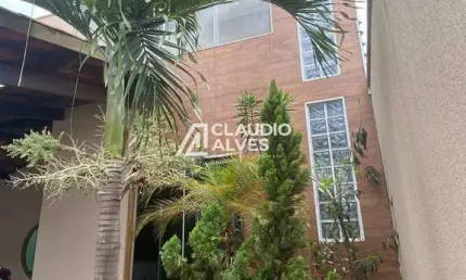CASA COM PISCINA E ÁREA GOURMET NA REGIÃO DA AV. FRAGA MAIA