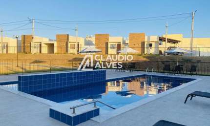 Casa em condomínio fechado com 2 quartos para alugar na Avenida Mário Ventura, Nova Esperança, Feira de Santana