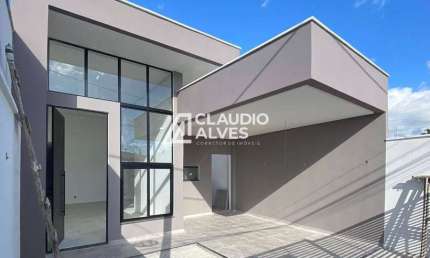 CASA COM 3 QUARTOS SENDO 1 SUÍTE COM CLOSET NO BAIRRO SIM