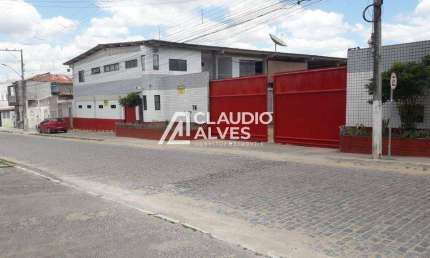GALPÃO COM 4.353 M2 DE ÁREA TOTAL E 2.000 M2 DE ÁREA CONSTRUÍDA