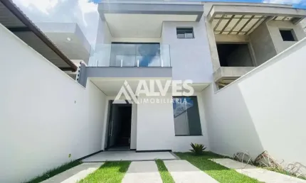 CASA COM 3 QUARTOS SENDO 1 SUÍTE COM VARANDA  PISCINA E ÁREA GOURMET