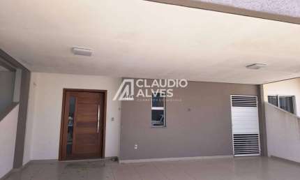 CASA SEMI-MOBILIADA COM 3 QUARTOS SENDO 1 SUÍTE E ÁREA GOURMET