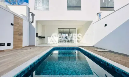 CASA COM 3 SUÍTES PISCINA E ÁREA GOURMET COMPLETA NO BAIRRO SIM