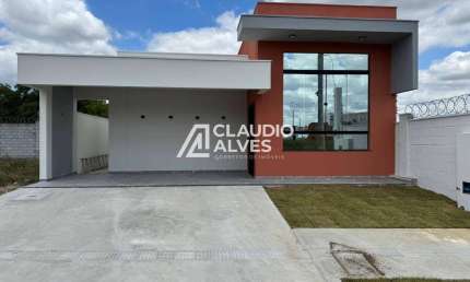 CASA COM 3 QUARTOS SENDO 1 SUÍTE EM CONDOMÍNIO CLUB