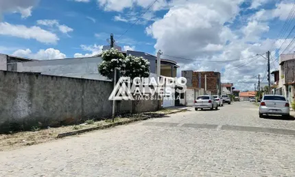 Terreno à venda na Rua Héstia, Papagaio, Feira de Santana
