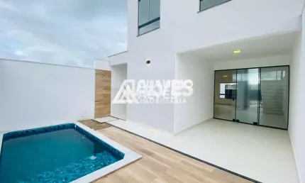 CASA COM 3 QUARTOS SENDO 1 SUÍTE PISCINA E ESPAÇO GOURMET