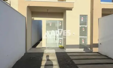 CASA COM 2 QUARTOS SENDO 1 SUÍTE NO BAIRRO PAPAGAIO