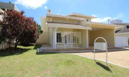 Alphaville campinas locação - ótima casa com living amplo para 3 ambientes, mezanino e lareira.  3 ótimas suítes (master com hidro e closet).