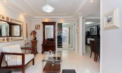 IMPERDÍVEL   - Seu Novo Lar no Xaxim: Triplex Espaçoso e Charmoso