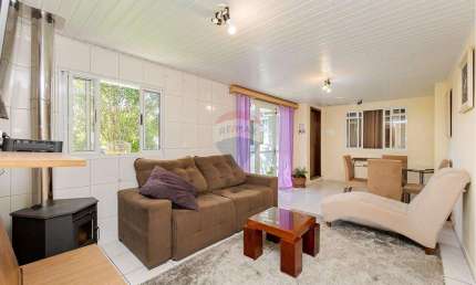 Casa Térrea com 170m², com 3 quartos e 6 vagas de garagem