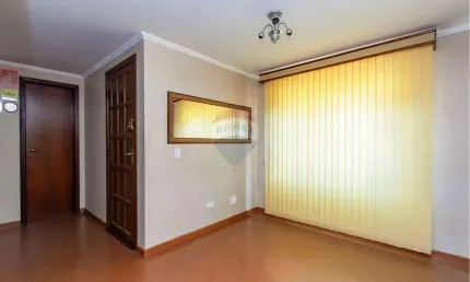 Casa com 3 quartos para alugar na Rua Arthur Manoel Iwersen, 1276, Boqueirão, Curitiba