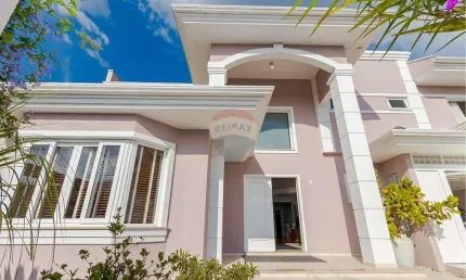 Residência 700 m²  Alto Padrão a Venda em São José dos Pinhais