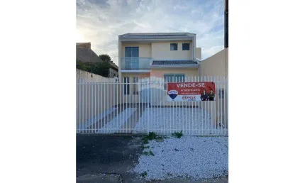 Lindo Sobrado Reformado com 03 quartos sendo 01 suíte e 02 vagas de garagem à venda no Bairro Santa Terezinha – Fazenda Rio Grande - PR