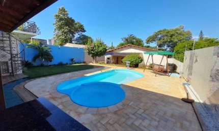 Casa 4 dormitórios para alugar Centro Foz do Iguaçu/PR