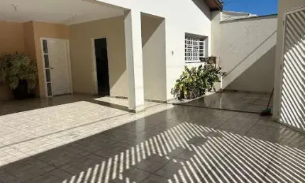 Excelente Casa no Jardim Planalto em Salto-SP, com 350m2 de terreno, em um bairro tranquilo e estruturado!