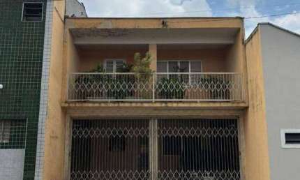 Casa Sobrado à Venda no Centro de Salto-SP – 4 Dormitórios e 2 Vagas
