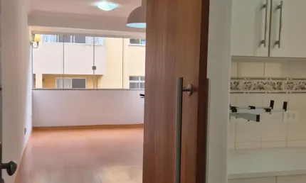 Apartamento 3 quartos no portão, com vaga de garagem coberta e livre.