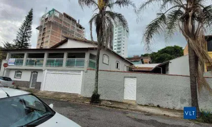 Casa com 4 dormitórios, 280 m² - venda por R$ 1.800.000,00 ou aluguel por R$ 5.000,00/mês - Santa Doroteia - Pouso Alegre/MG