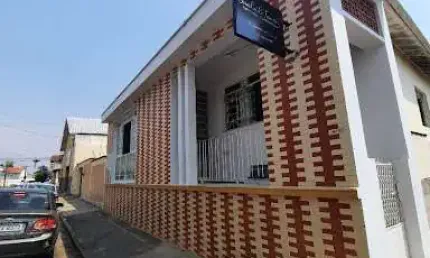 Oportunidade imperdível para aquisição de casa no centro de Pouso Alegre -MG, com 3 dormitórios, de 300 m² por apenas R$ 600.000
