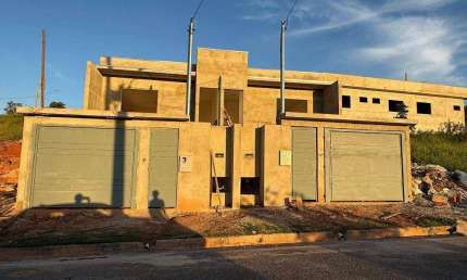 Casa com 3 dormitórios à venda, 150 m² por R$ 430.000,00 - Jardim Belvedere - Pouso Alegre/MG